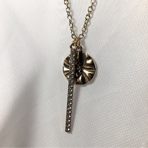 Beautiful Necklace 💋 - Picture 3 of 4